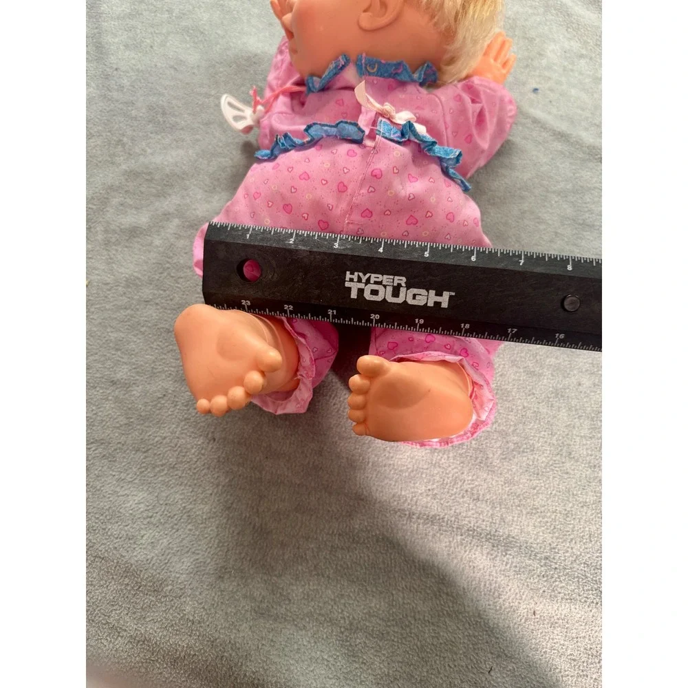Vintage‎ 1988 Irwin Toy Oopsie Daisy Crawling Baby Doll Blonde Pink Pajamas 80s